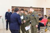 Uczniowie klasy wojskowej j i policyjnej otrzymali swoje certyfikaty
