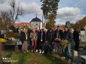 Czytaj więcej: Sprzątanie zaniedbanych i opuszczonych grobów