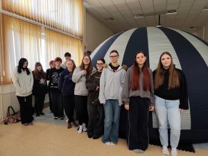 Czytaj więcej: Kino sferyczne