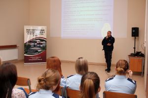 Spotkanie z policjantem z KMP w Łomży
